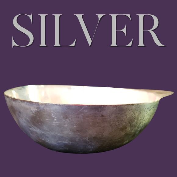 Elegant Four Silver Bowls with Triangular Handles and "C" Monogram - Picture 10 of 13